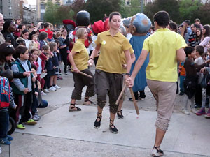 Fires 2016. El pregó. Cercavila amb gegants, capgrossos i mules