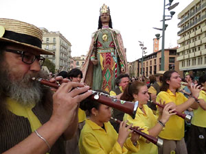 Fires 2016. El pregó. Cercavila amb gegants, capgrossos i mules