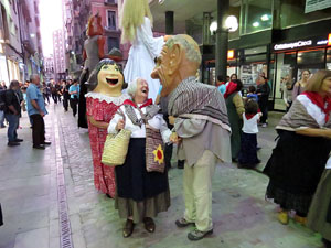 Fires 2016. El preg&oacute. Cercavila amb gegants, capgrossos i mules