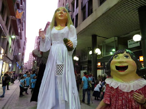 Fires 2016. El preg&oacute. Cercavila amb gegants, capgrossos i mules