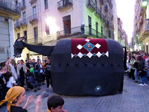 Fires 2016. El preg&oacute. Cercavila amb gegants, capgrossos i mules