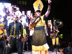 Fires 2016. El preg&oacute. Concert amb Always Drinking Marxing Band