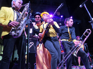 Fires 2016. El preg&oacute. Concert amb Always Drinking Marxing Band