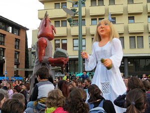 Fires 2016. El preg&oacute. Concentraci&oacute; a la pla&ccedil;a de la Constituci&oacute;