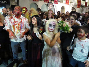 Fires 2016. 5a. Zombie Walk de Girona dins el festival Acocollona't