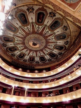 Decoraci&oacute; del sostre del Teatre Municipal