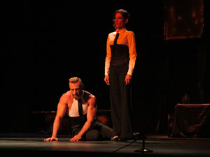 FITAG 2016. Espectacle inaugural. Revolution, de la Cia. I per qu&egrave; no?, de Llan&ccedil;&agrave;