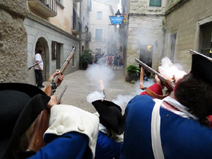 Girona resisteix! Jornades de recreació històrica de la Guerra de Successió. Combat al carrer de Bellmirall