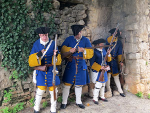 Girona resisteix! Jornades de recreaci&oacute; hist&ograve;rica de la Guerra de Successi&oacute;. Castell de Montju&iuml;c. Assalt de les portes del castell