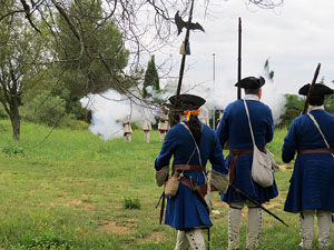 Girona resisteix! Jornades de recreaci&oacute; hist&ograve;rica de la Guerra de Successi&oacute;. Castell de Montju&iuml;c. Assalt de les portes del castell