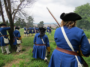 Girona resisteix! Jornades de recreaci&oacute; hist&ograve;rica de la Guerra de Successi&oacute;. Castell de Montju&iuml;c. Assalt de les portes del castell