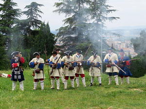 Girona resisteix! Jornades de recreaci&oacute; hist&ograve;rica de la Guerra de Successi&oacute;. Castell de Montju&iuml;c. Assalt de les portes del castell