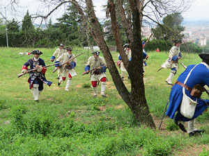 Girona resisteix! Jornades de recreaci&oacute; hist&ograve;rica de la Guerra de Successi&oacute;. Castell de Montju&iuml;c. Assalt de les portes del castell