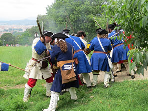 Girona resisteix! Jornades de recreaci&oacute; hist&ograve;rica de la Guerra de Successi&oacute;. Castell de Montju&iuml;c. Assalt de les portes del castell