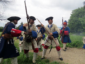 Girona resisteix! Jornades de recreaci&oacute; hist&ograve;rica de la Guerra de Successi&oacute;. Castell de Montju&iuml;c. Assalt de les portes del castell