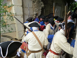 Girona resisteix! Jornades de recreaci&oacute; hist&ograve;rica de la Guerra de Successi&oacute;. Castell de Montju&iuml;c. Assalt de les portes del castell