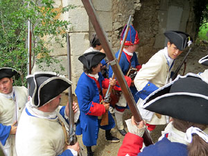 Girona resisteix! Jornades de recreaci&oacute; hist&ograve;rica de la Guerra de Successi&oacute;. Castell de Montju&iuml;c. Assalt de les portes del castell