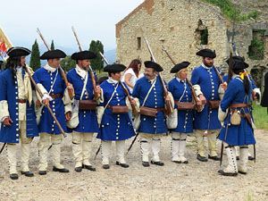 Girona resisteix! Jornades de recreació històrica de la Guerra de Successió. Castell de Montjuïc. Presentació de les unitats