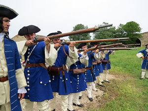 Girona resisteix! Jornades de recreació històrica de la Guerra de Successió. Castell de Montjuïc. Presentació de les unitats