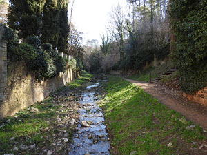 L'itinerari del Galligants. Camí verd que connecta la plaça dels Jurats del Barri Vell amb la font del Bisbe