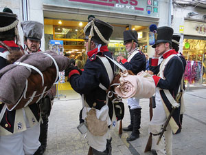 IX Festa Reviu els Setges Napole&ograve;nics de Girona. Desfilada pels carrers del Barri Vell