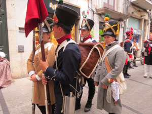 IX Festa Reviu els Setges Napole&ograve;nics de Girona. Desfilada pels carrers del Barri Vell