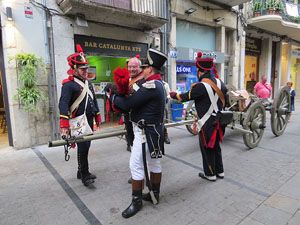 IX Festa Reviu els Setges Napole&ograve;nics de Girona. Desfilada pels carrers del Barri Vell
