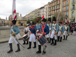 IX Festa Reviu els Setges Napole&ograve;nics de Girona. Desfilada pels carrers del Barri Vell