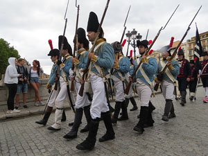 IX Festa Reviu els Setges Napole&ograve;nics de Girona. Desfilada pels carrers del Barri Vell