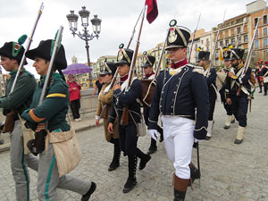 IX Festa Reviu els Setges Napole&ograve;nics de Girona. Desfilada pels carrers del Barri Vell