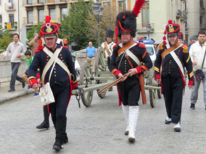 IX Festa Reviu els Setges Napole&ograve;nics de Girona. Desfilada pels carrers del Barri Vell