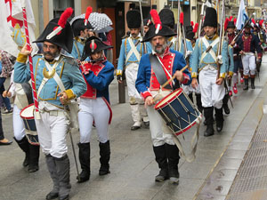 IX Festa Reviu els Setges Napole&ograve;nics de Girona. Desfilada pels carrers del Barri Vell