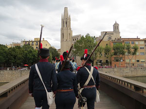 IX Festa Reviu els Setges Napole&ograve;nics de Girona. Desfilada pels carrers del Barri Vell