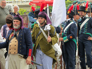 IX Festa Reviu els Setges Napole&ograve;nics de Girona. Desfilada pels carrers del Barri Vell