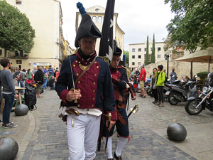 IX Festa Reviu els Setges Napole&ograve;nics de Girona. Desfilada pels carrers del Barri Vell