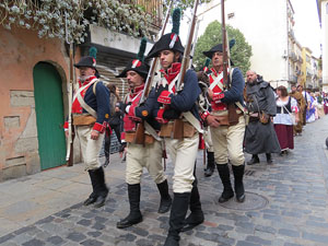 IX Festa Reviu els Setges Napole&ograve;nics de Girona. Desfilada pels carrers del Barri Vell