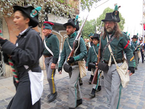 IX Festa Reviu els Setges Napole&ograve;nics de Girona. Desfilada pels carrers del Barri Vell