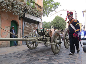 IX Festa Reviu els Setges Napole&ograve;nics de Girona. Desfilada pels carrers del Barri Vell