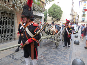 IX Festa Reviu els Setges Napole&ograve;nics de Girona. Desfilada pels carrers del Barri Vell