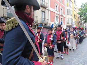 IX Festa Reviu els Setges Napole&ograve;nics de Girona. Desfilada pels carrers del Barri Vell