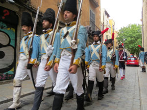 IX Festa Reviu els Setges Napole&ograve;nics de Girona. Desfilada pels carrers del Barri Vell