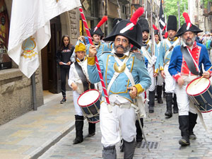 IX Festa Reviu els Setges Napole&ograve;nics de Girona. Desfilada pels carrers del Barri Vell
