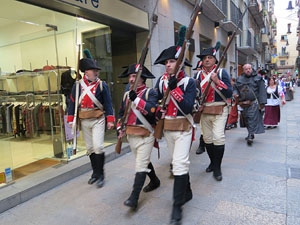 IX Festa Reviu els Setges Napole&ograve;nics de Girona. Desfilada pels carrers del Barri Vell