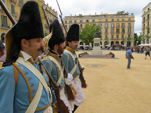 IX Festa Reviu els Setges Napole&ograve;nics de Girona. Presentaci&oacute; a la pla&ccedil;a de la Independ&egrave;ncia