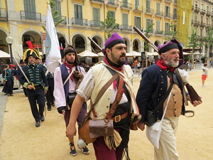 IX Festa Reviu els Setges Napole&ograve;nics de Girona. Presentaci&oacute; a la pla&ccedil;a de la Independ&egrave;ncia