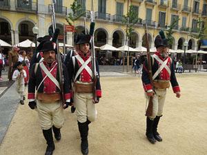 IX Festa Reviu els Setges Napole&ograve;nics de Girona. Presentaci&oacute; a la pla&ccedil;a de la Independ&egrave;ncia