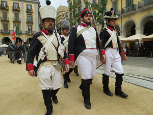 IX Festa Reviu els Setges Napole&ograve;nics de Girona. Presentaci&oacute; a la pla&ccedil;a de la Independ&egrave;ncia