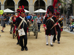 IX Festa Reviu els Setges Napole&ograve;nics de Girona. Presentaci&oacute; a la pla&ccedil;a de la Independ&egrave;ncia