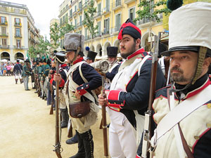 IX Festa Reviu els Setges Napole&ograve;nics de Girona. Presentaci&oacute; a la pla&ccedil;a de la Independ&egrave;ncia
