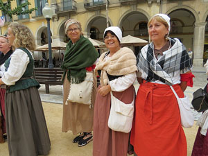IX Festa Reviu els Setges Napole&ograve;nics de Girona. Presentaci&oacute; a la pla&ccedil;a de la Independ&egrave;ncia
